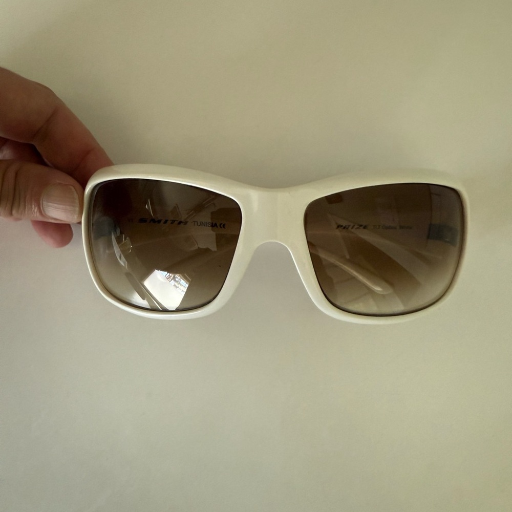 Smith Optics Tunisia Style Women’s Large White Wrap Sunglasses with Case